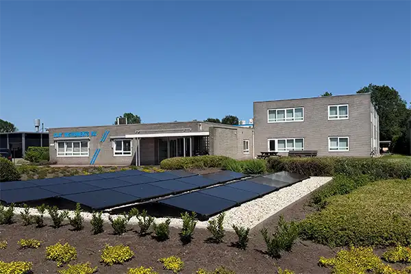 Klay Instruments verduurzaamt productie met 50 zonnepanelen